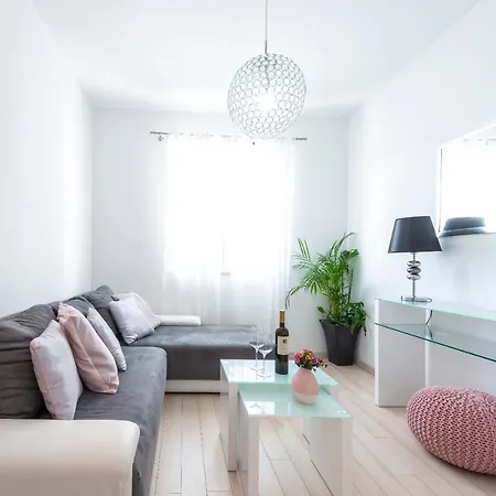 Boro 2 Apartment *