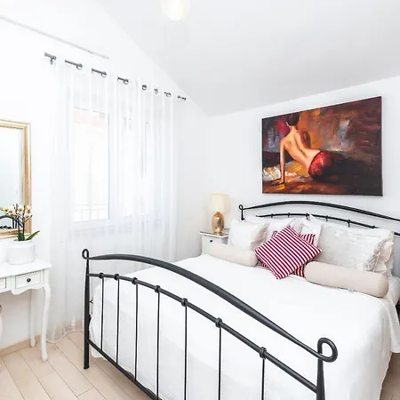 Apartment Boro 2